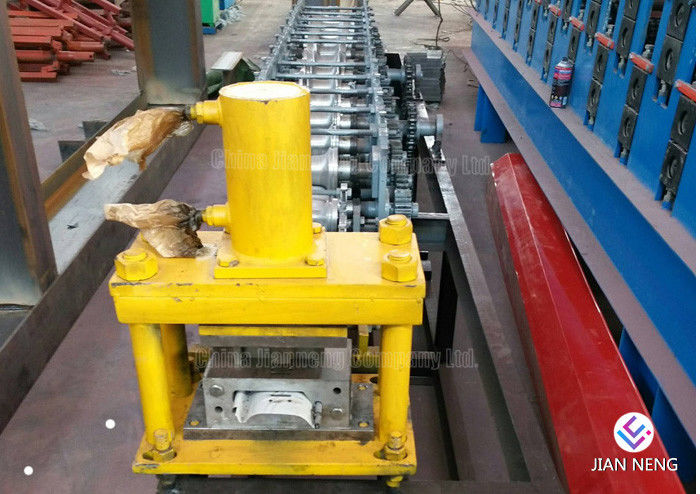 Duvar Kaplama İçin Hidrolik Powered Metal Çatı Kaplama Makinesi Kalınlığı 0.4 - 0.7mm